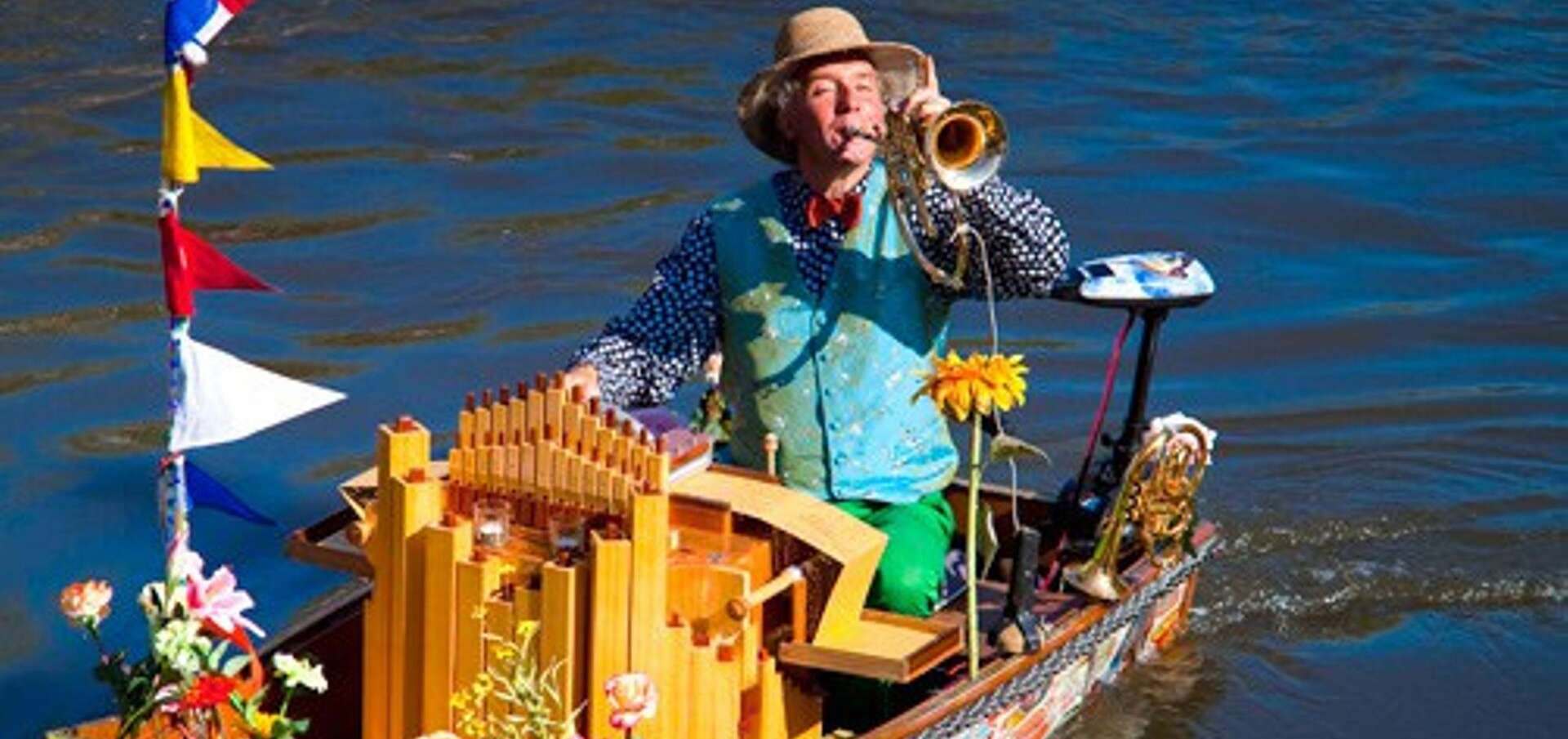 Blog about the Music boat
