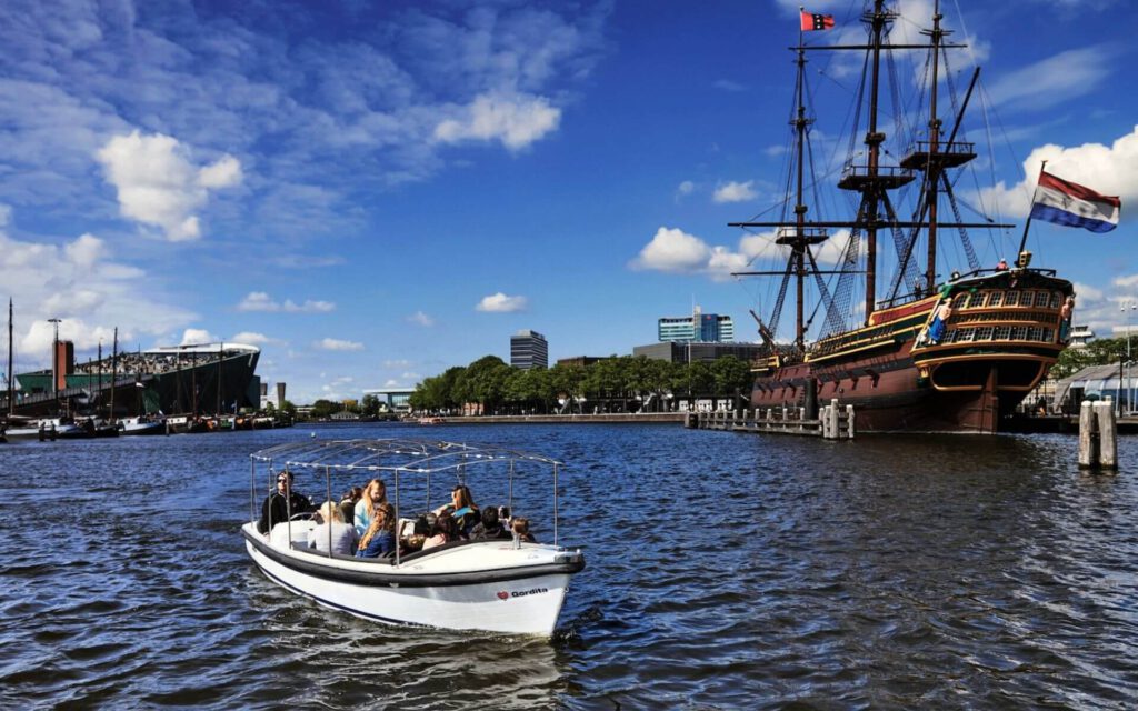 best canal cruise amsterdam 90-minute tour hero image